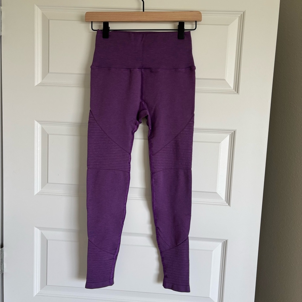 Alphalete Leggings in Purple